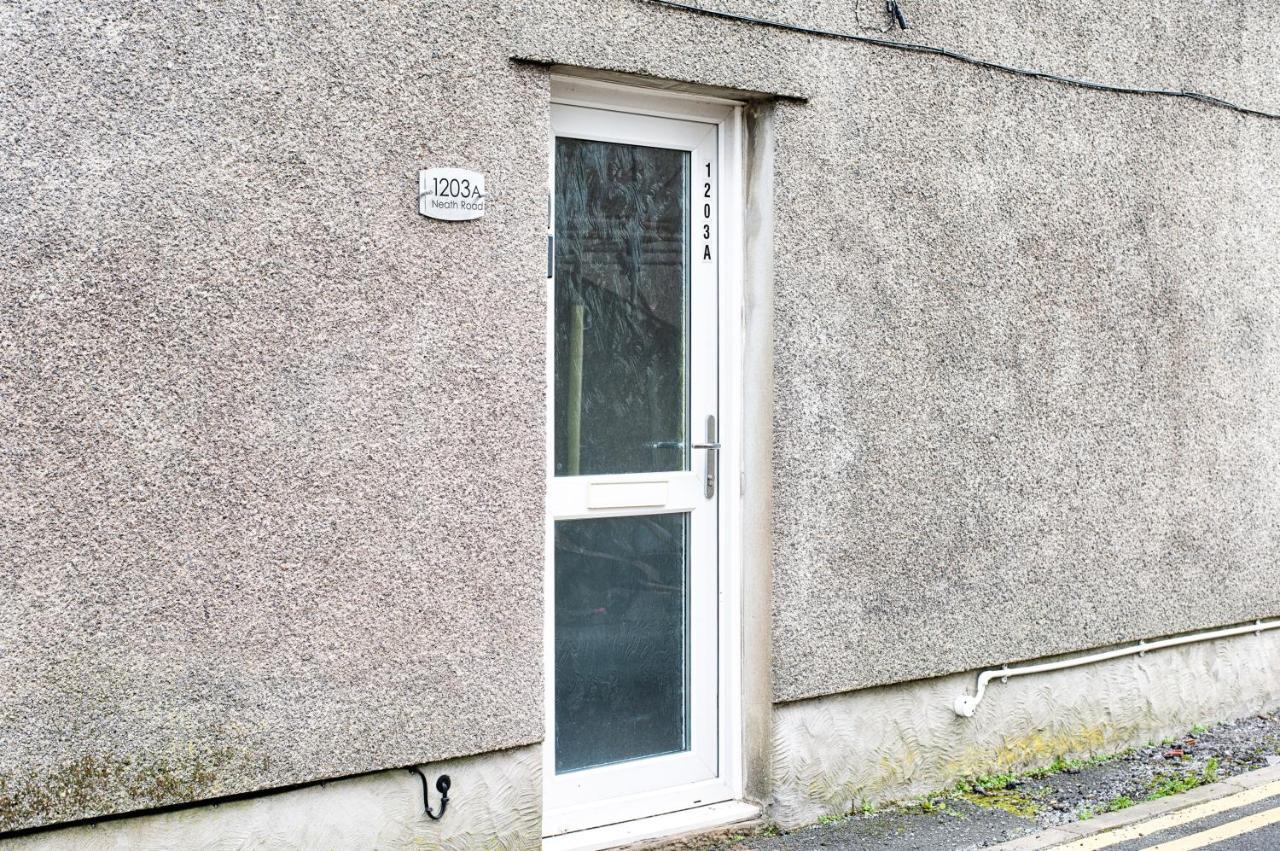 Walk To Swansea Stadium, 3 Rooms, Smart Tv'S Exterior photo